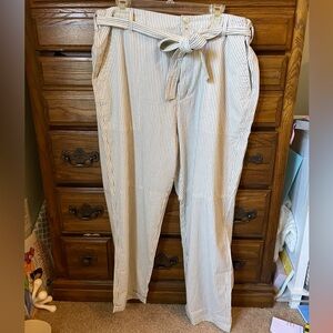 American Eagle blue and white stripe belted pant 16